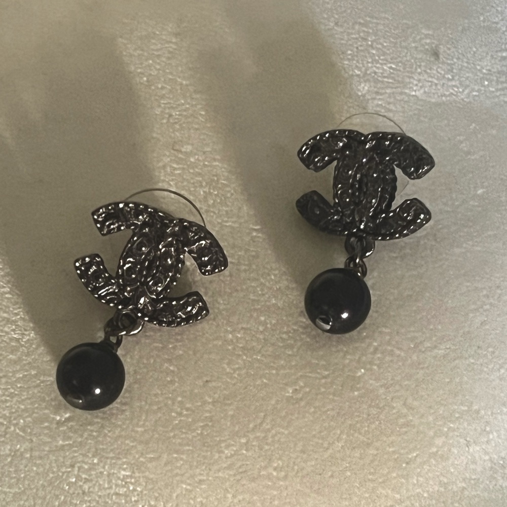 Chanel CC logo drop earrings - authentic with box - purchased in Paris 2008